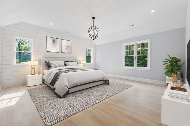 786 Main St, Hudson, MA 01749