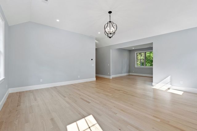 786 Main St, Hudson, MA 01749