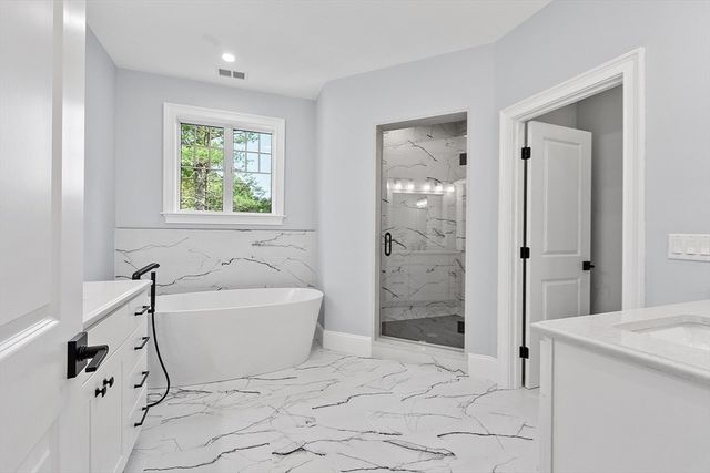 786 Main St, Hudson, MA 01749