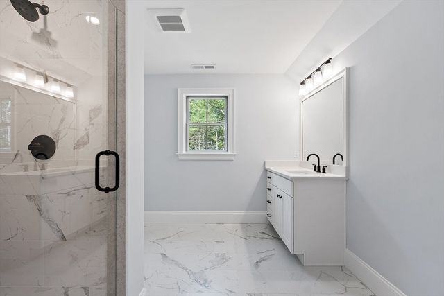 786 Main St, Hudson, MA 01749