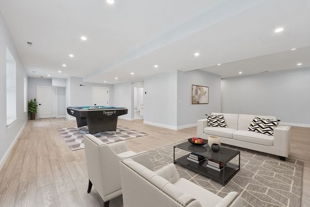 786 Main St, Hudson, MA 01749