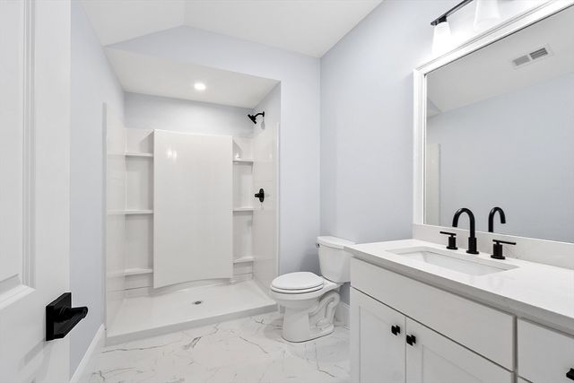 786 Main St, Hudson, MA 01749
