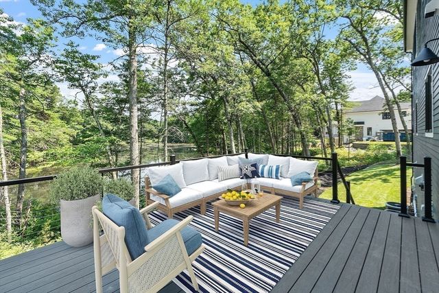 786 Main St, Hudson, MA 01749