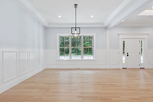 786 Main St, Hudson, MA 01749