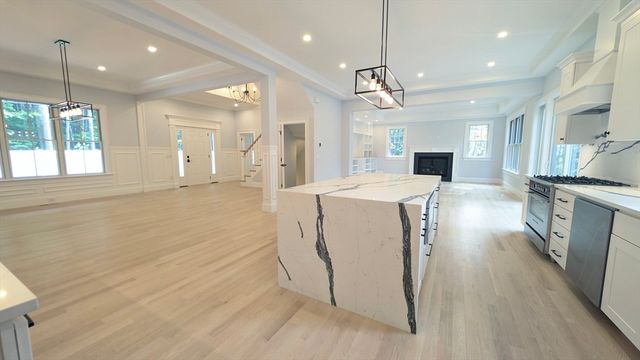786 Main St, Hudson, MA 01749