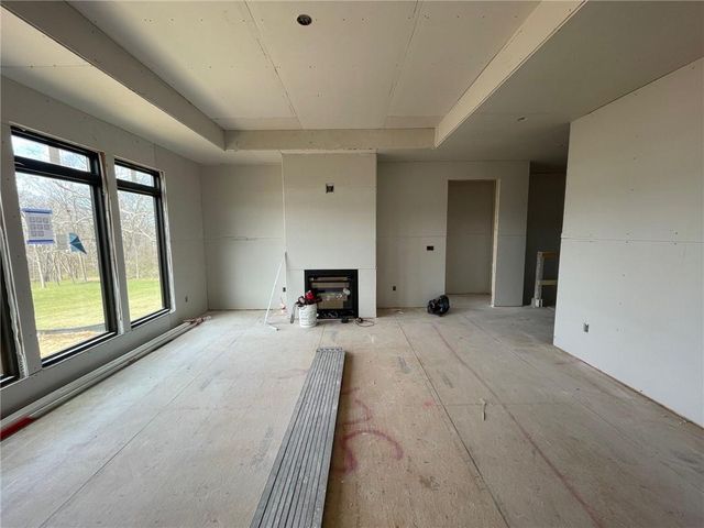 1824 Homestead Drive, Liberty, MO 64068