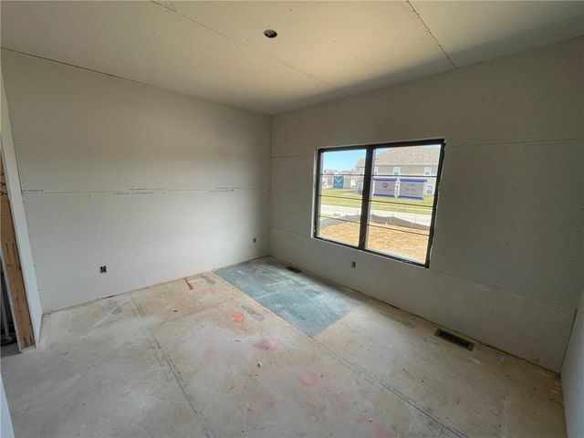 1824 Homestead Drive, Liberty, MO 64068