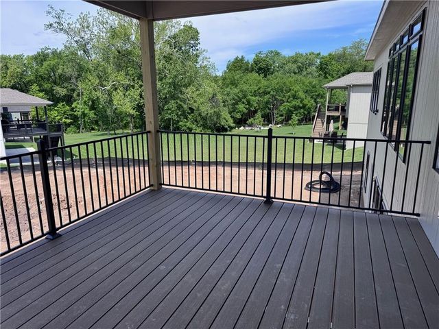 1824 Homestead Drive, Liberty, MO 64068