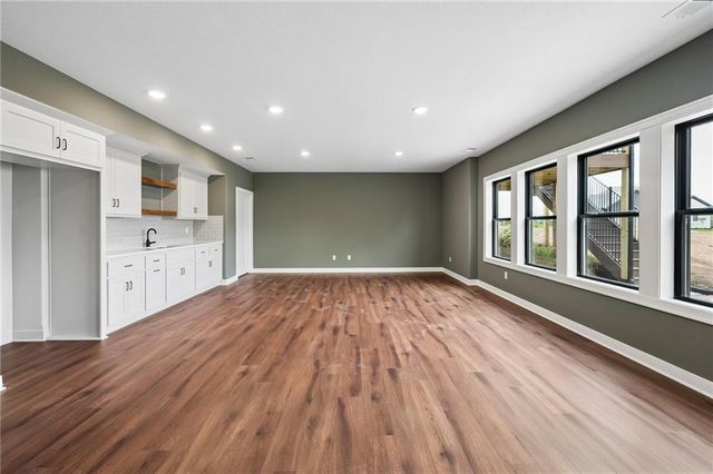 1824 Homestead Drive, Liberty, MO 64068