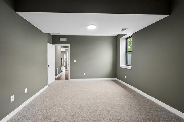 1824 Homestead Drive, Liberty, MO 64068