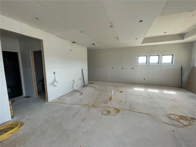 1824 Homestead Drive, Liberty, MO 64068