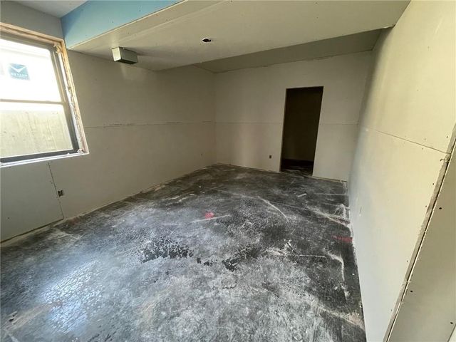 1824 Homestead Drive, Liberty, MO 64068