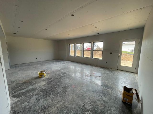 1824 Homestead Drive, Liberty, MO 64068