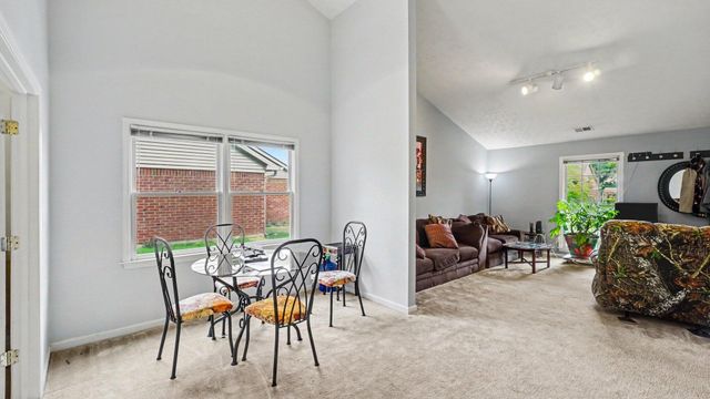 132 Chestnut Lane, Versailles, KY 40383