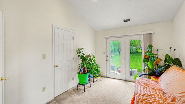 132 Chestnut Lane, Versailles, KY 40383