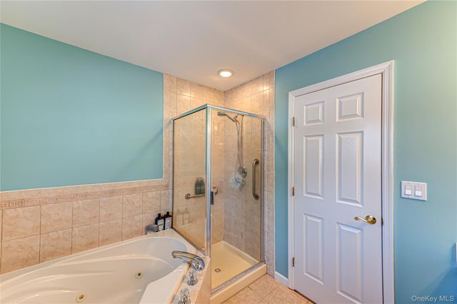 166 Grassy Pond Drive S, Smithtown, NY 11787