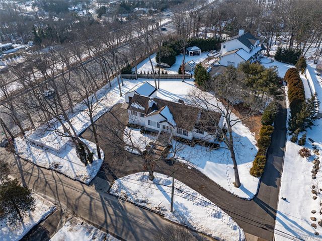 166 Grassy Pond Drive S, Smithtown, NY 11787