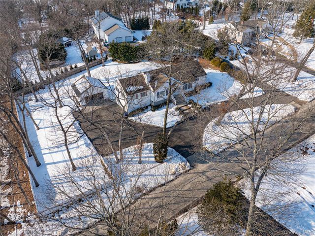 166 Grassy Pond Drive S, Smithtown, NY 11787