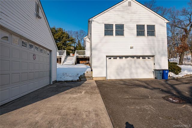 166 Grassy Pond Drive S, Smithtown, NY 11787