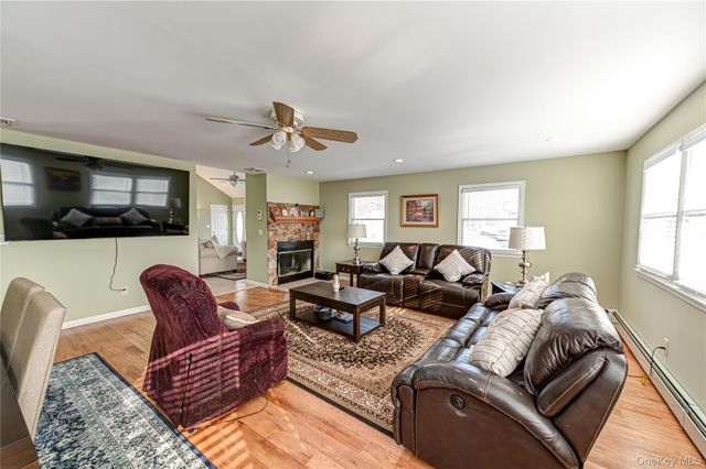 166 Grassy Pond Drive S, Smithtown, NY 11787