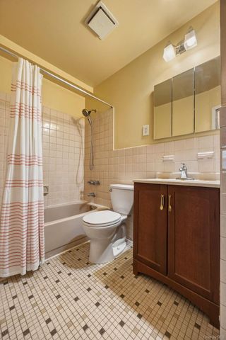 240-43 69 Avenue, Douglaston, NY 11362