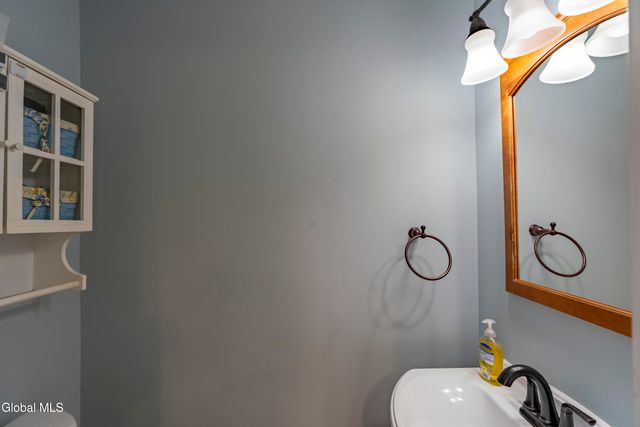 58 Wynantskill Way, Troy, NY 12180