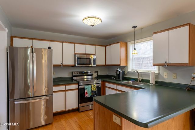 58 Wynantskill Way, Troy, NY 12180