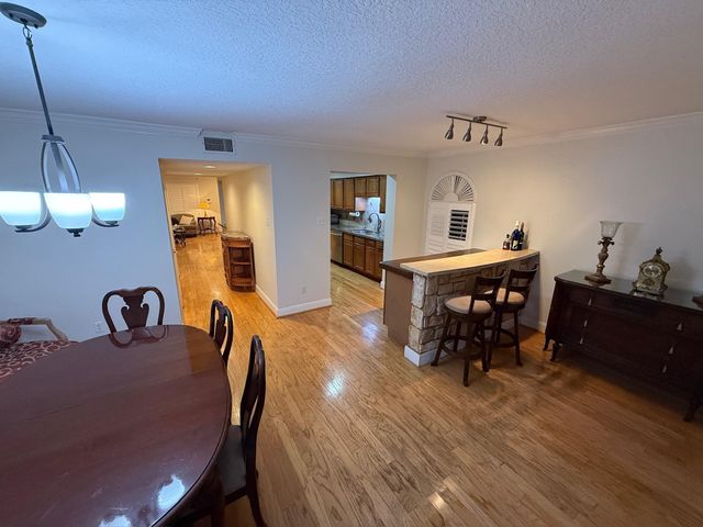 12975 Trail Hollow Dr Avenue, Houston, TX 77079