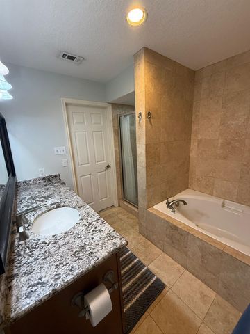 12975 Trail Hollow Dr Avenue, Houston, TX 77079