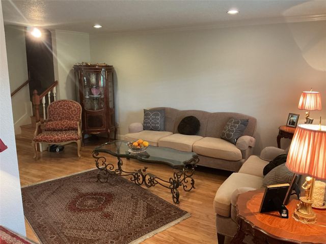 12975 Trail Hollow Dr Avenue, Houston, TX 77079