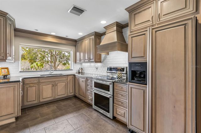 1500 E CROOKED LAKE DRIVE, Eustis, FL 32726