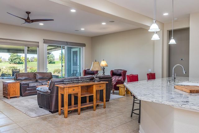 1188 Fairway Valley Ln, Lincoln, CA 95648