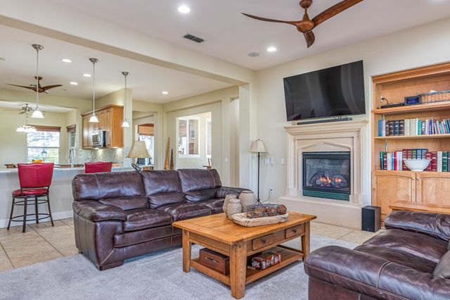 1188 Fairway Valley Ln, Lincoln, CA 95648