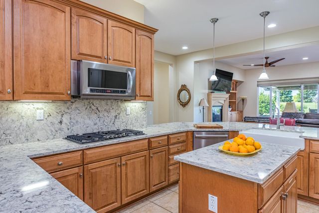 1188 Fairway Valley Ln, Lincoln, CA 95648