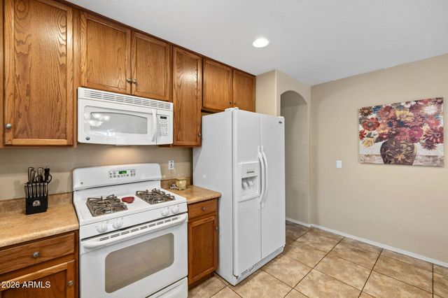 12807 W DESERT MIRAGE Drive, Peoria, AZ 85383