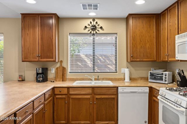 12807 W DESERT MIRAGE Drive, Peoria, AZ 85383