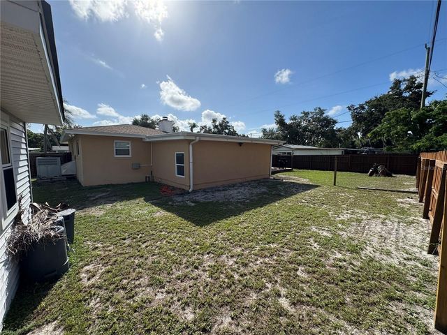 2715 HEATHER PLACE, Sarasota, FL 34235