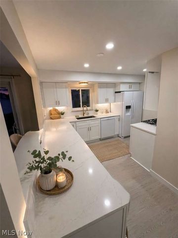 3326 Marioncliff Drive, Parma, OH 44134