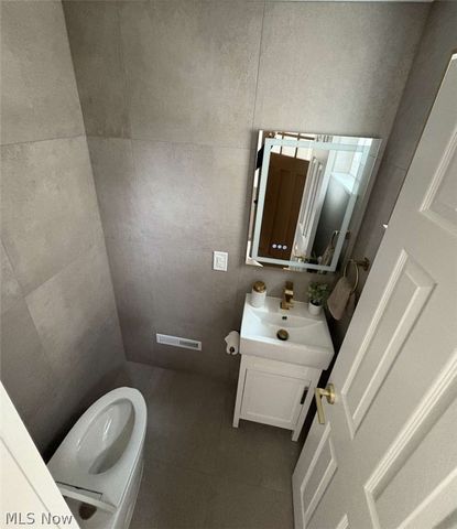 3326 Marioncliff Drive, Parma, OH 44134