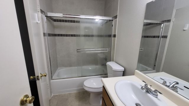 9131 Newhall Dr #74, Sacramento, CA 95826