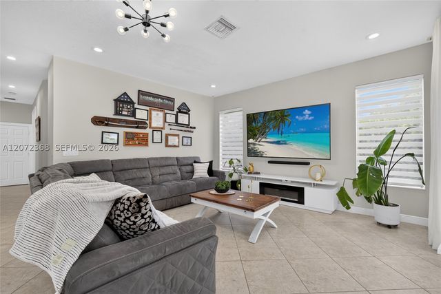 4723 SW 176th Ter, Miramar, FL 33029