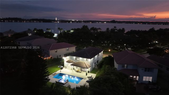 4723 SW 176th Ter, Miramar, FL 33029