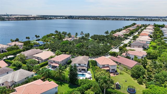 4723 SW 176th Ter, Miramar, FL 33029