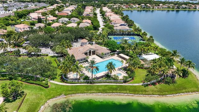 4723 SW 176th Ter, Miramar, FL 33029