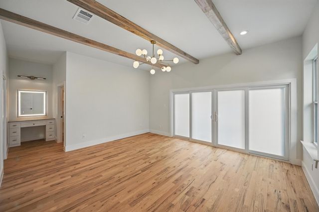 1224 S Pine Street, Grapevine, TX 76051