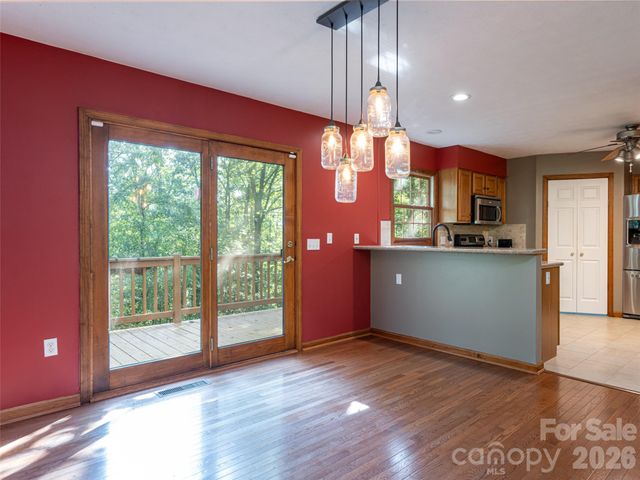12 Howling Waite Ridge, Candler, NC 28715