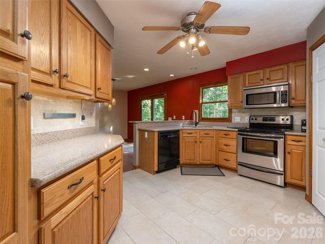 12 Howling Waite Ridge, Candler, NC 28715