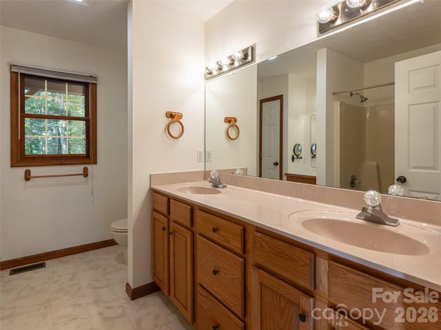 12 Howling Waite Ridge, Candler, NC 28715