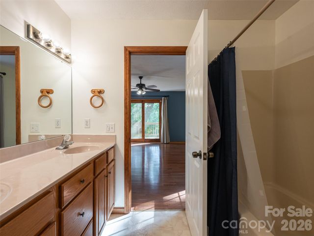 12 Howling Waite Ridge, Candler, NC 28715