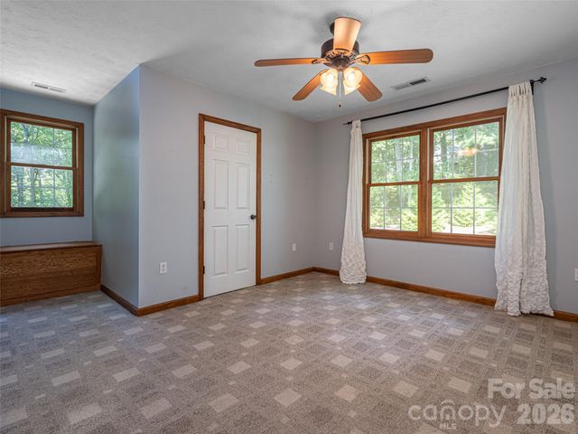 12 Howling Waite Ridge, Candler, NC 28715